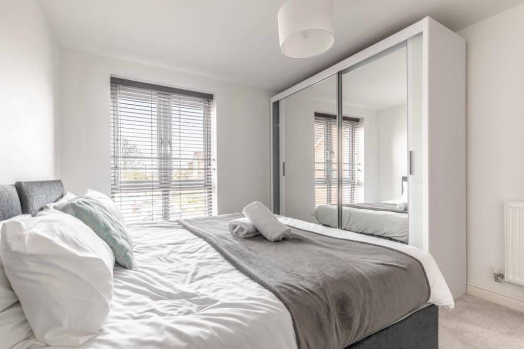 2 Bed & 2 Bath Cosy Apartment Slough- Free Parking Luaran gambar