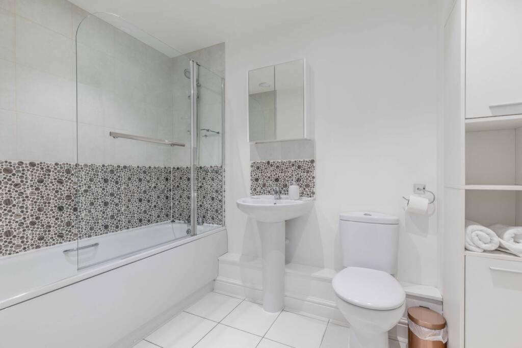 2 Bed & 2 Bath Cosy Apartment Slough- Free Parking Luaran gambar
